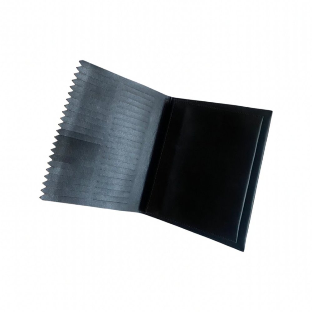 *NEW WITH TAGS* Beautiful Marni Clutch - Picture 4 of 5